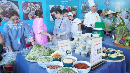 This festival attracts 56 stalls and over 100 vegetarian dishes carefully prepared